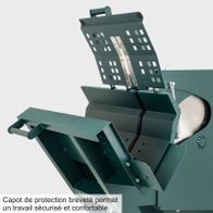 Die Wippsäge wox d700 von Scheppach Forrest verfügt über ein patentiertes Schutzgehäuse für sicheres und komfortables Arbeiten.