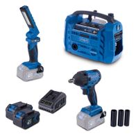 Das Akku-Werkstatt-Set AWS100 von Scheppach umfasst einen Kompressor, einen Schlagschrauber, eine Arbeitsleuchte und enthält 2x 4Ah Akkus sowie ein 2,4A Ladegerät. Alle Geräte sind auf 20V ausgelegt.