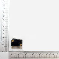 Endschalter (Scheppach) mit zwei Kontakten und goldenen Anschlüssen, Detailansicht