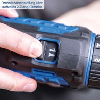 Die Akku-Schlagbohrmaschine C-CD45-X von Scheppach verfügt über eine Drehzahlvoreinstellung mit einem kraftvollen 2-Gang-Getriebe.