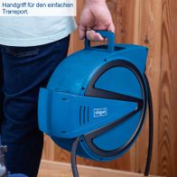 Die Automatik Druckluft Schlauchtrommel AHR15 von Scheppach verfügt über einen Handgriff für den einfachen Transport und einen Autostopp.