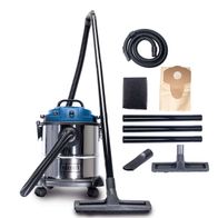 Nass-Trockensauger NTS20 Scheppach mit Zubehör. Frontalansicht des Geräts mit Schlauch, Rohren und Aufsätzen. Inklusive Filter und Staubbeutel.