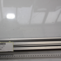 Führungsrohr mit Skala, Artikelnummer 54700136, von Scheppach. Das Führungsrohr wird von links nach rechts gezeigt.