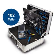 Der Werkzeugkoffer TB150 von Scheppach enthält 102 Teile. Er ist abschließbar und mit hochwertigen Werkzeugen befüllt, darunter Bohrer, Schraubendreher, Zangen und Messwerkzeuge. Der Koffer bietet eine organisierte Aufbewahrung für alle Werkzeuge.