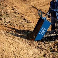 Scheppach Benzindumper DP4500 mit Arbeitsbühne auf offener Erde