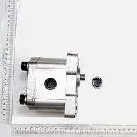 Hydraulikpumpengehäuse mit integriertem Bauteil und kleinerem Detailstück