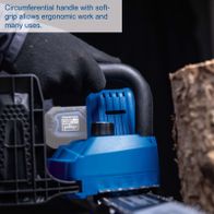 The cordless chainsaw C-CS254-X by Scheppach features a circumferential handle with a soft grip for ergonomic work and multiple uses.