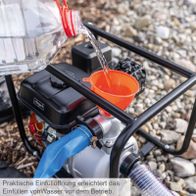 Die Benzin Wasserpumpe PWP32 von Scheppach hat eine praktische Einfüllöffnung, die das Einfüllen von Wasser vor dem Betrieb erleichtert.