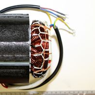 Scheppach-Stator mit gewickelten Spulen und Anschlüssen für mechanische Baugruppe