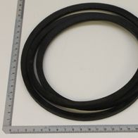 Keilriemen 10006180 1575x9,5x8 von Scheppach. Der Keilriemen wird von der Seite gezeigt.