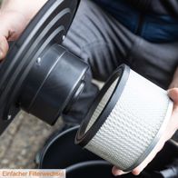 Einfacher Filterwechsel beim Aschesauger IX-AS20 IXES von Scheppach. Der Filter kann schnell und unkompliziert ausgetauscht werden.