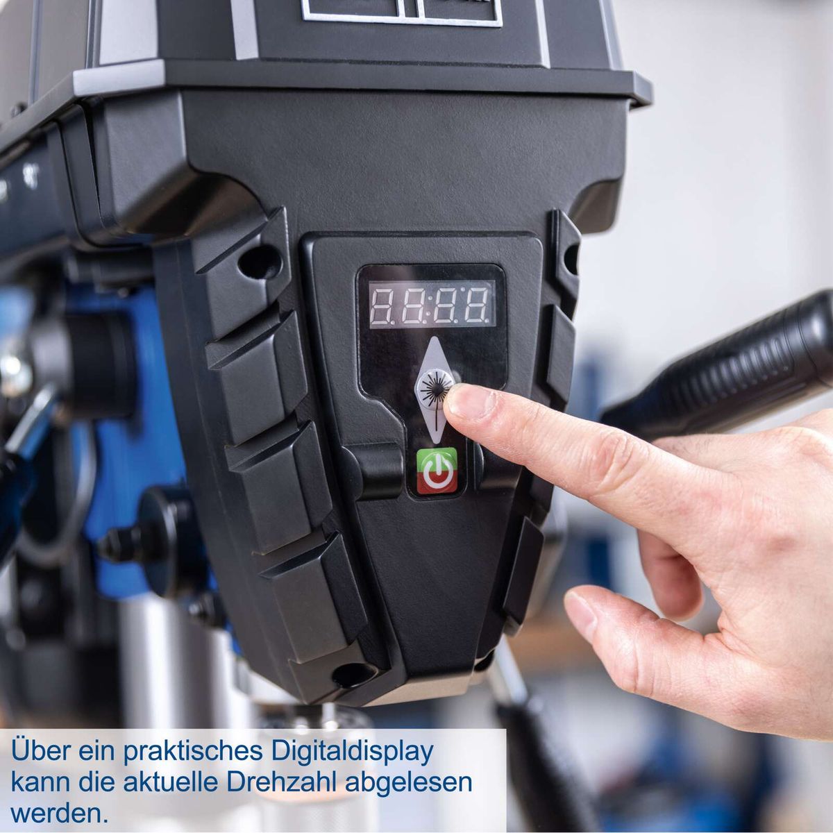 Digitaldisplay zur Anzeige der aktuellen Drehzahl einer Tischbohrmaschine