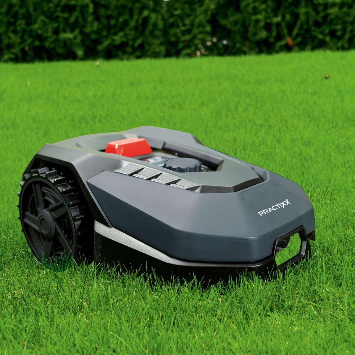Der Mähroboter PX-RRM-600Wi Practixx hat einen Regensensor, der das Gerät automatisch bei Regen stoppt. Die Schnittbreite beträgt 18 cm und die Schnitthöhe ist zwischen 20 und 60 mm einstellbar.