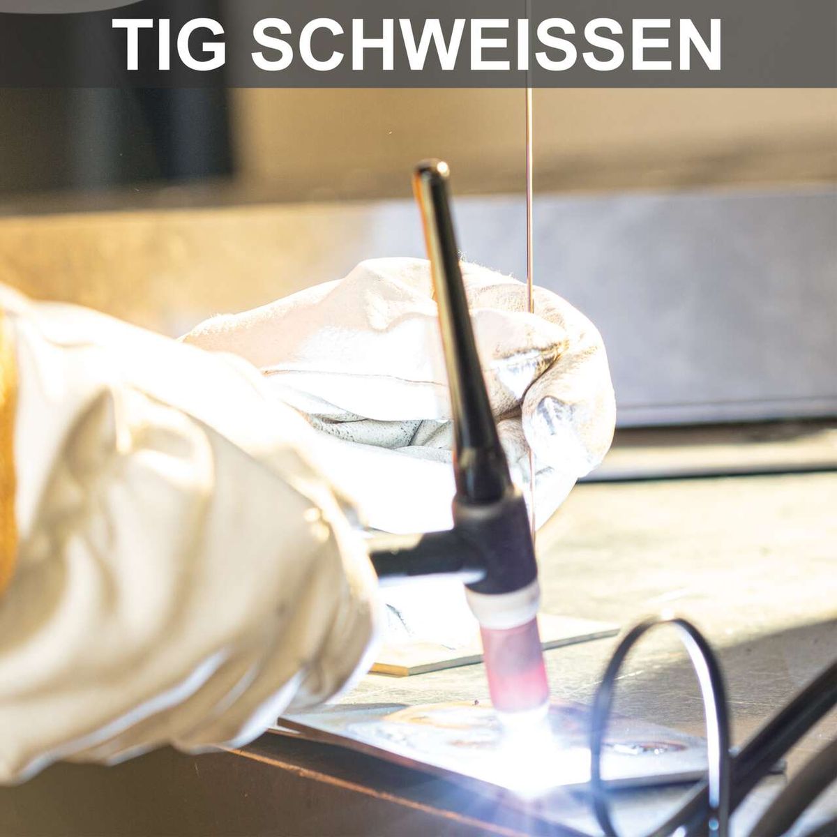 Das Schweißgerät Fülldraht WSE5000-Multi von Scheppach unterstützt TIG-Schweißen. Es bietet präzise Schweißergebnisse mit einer speziellen TIG-Schweißpistole und einer Schutzgaszufuhr.