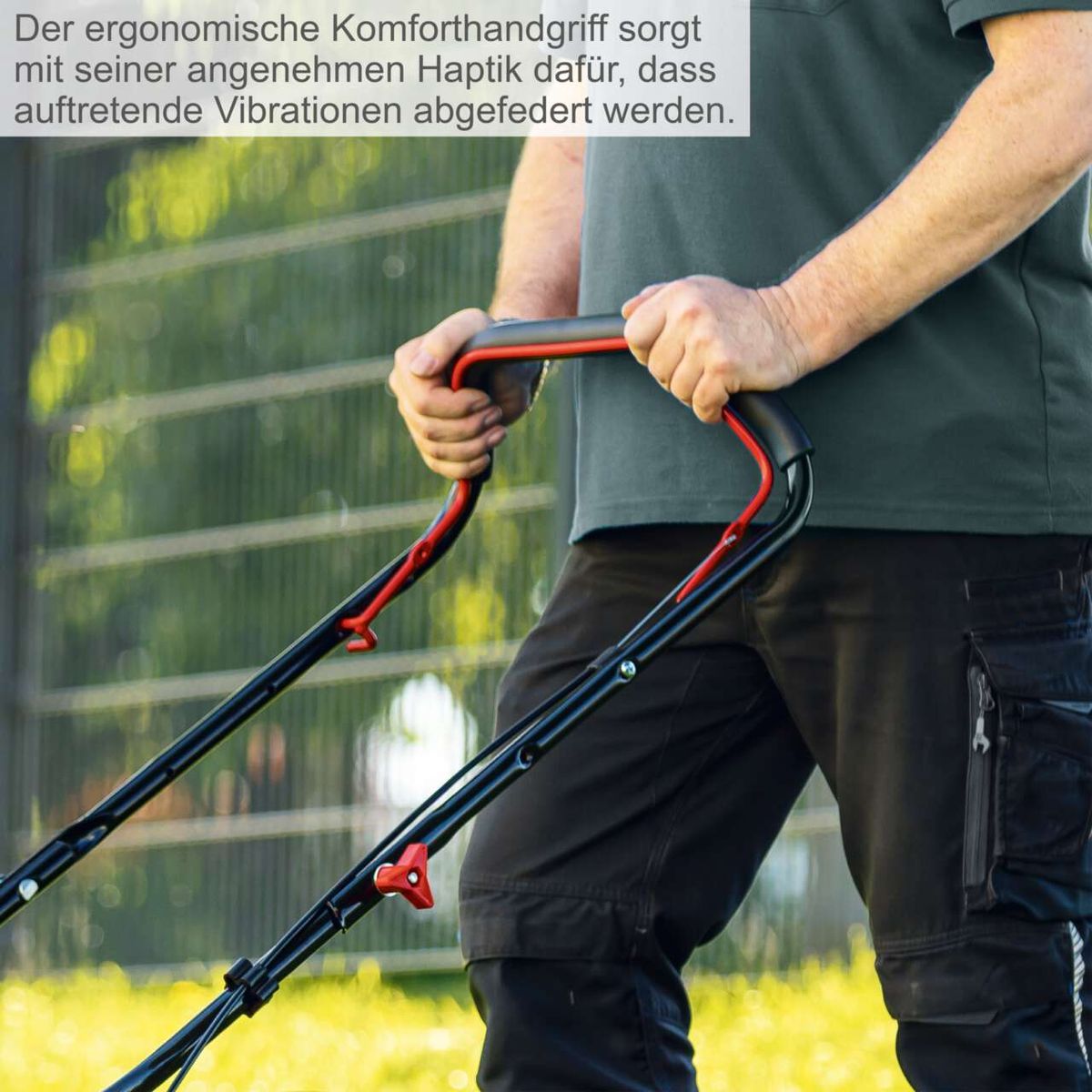 Der ergonomische Komfortgriff sorgt mit seiner angenehmen Haptik dafür, dass auftretende Vibrationen abgefedert werden. Der Griff ist in Schwarz und Rot gehalten und bietet einen bequemen Halt.