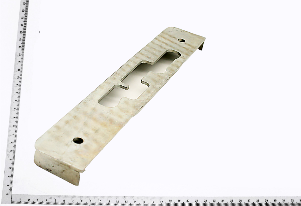 Schaltkonsole von Scheppach, gezeigt von der Seite, mit Löchern und Ausschnitten.