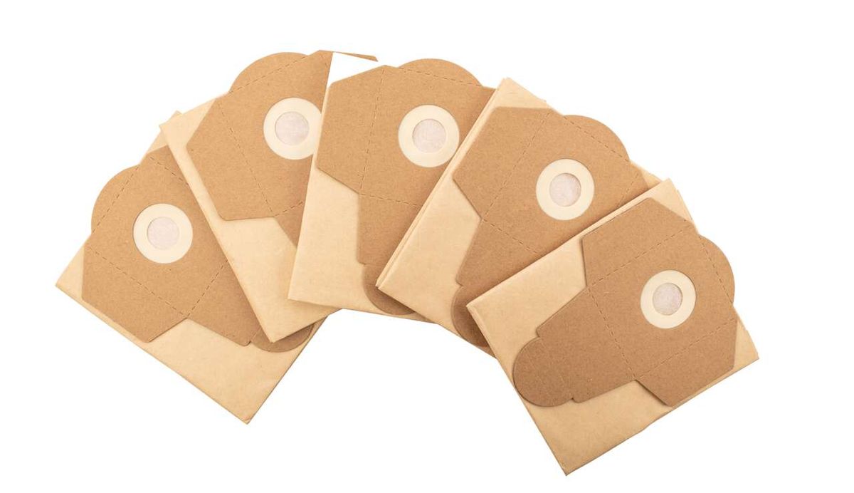Papier-Vakuumbeutel, fünf Stück, von vorne fotografiert.