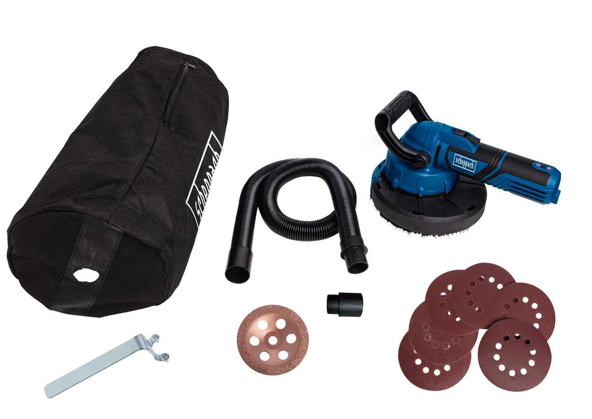 Universal 3-in-1 Wand-/Boden- und Deckenbearbeitungssystem CGP1200 von Scheppach mit Zubehör: Tasche, Schlauch, Schleifscheiben, Adapter und Werkzeug. Die Maschine ist von vorne zu sehen.