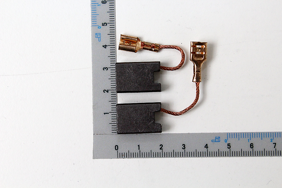 Scheppach-Kohlebürsten-Set mit zwei Einzelbürsten und Anschlusskabeln