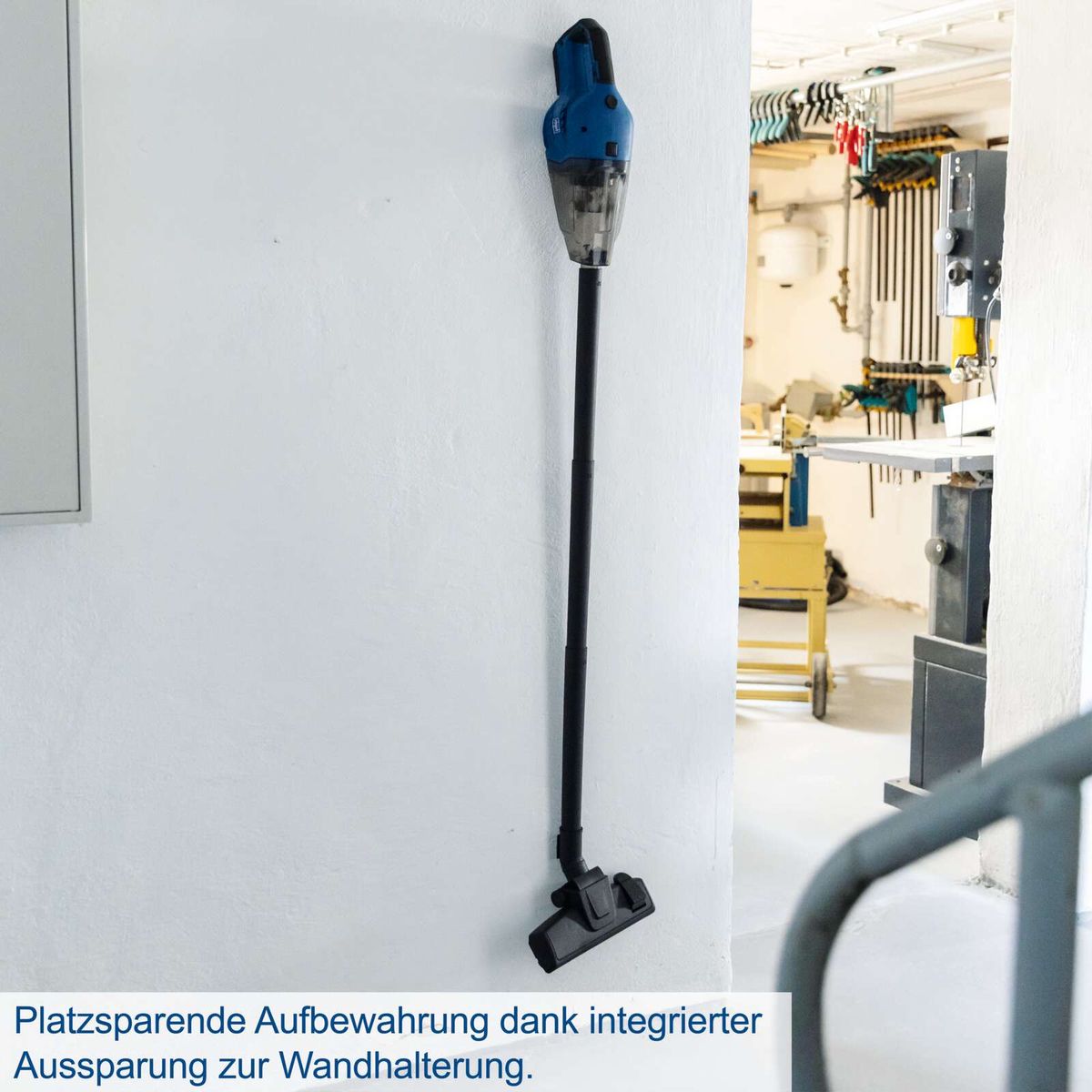 Der Akku-Handstaubsauger C-HVC150-X von Scheppach bietet platzsparende Aufbewahrung dank integrierter Aussparung zur Wandhalterung. Mit 560 ml Fassungsvermögen, Faltenfilter F9 Filterklasse und 10 kPA Saugleistung. Ohne Akku & Ladegerät.