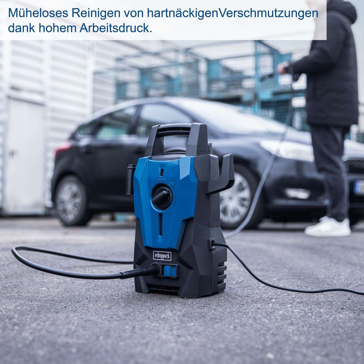 Elektro-Hochdruckreiniger mit Hinweis auf effizientes Reinigen hartnäckiger Verschmutzungen durch hohen Arbeitsdruck