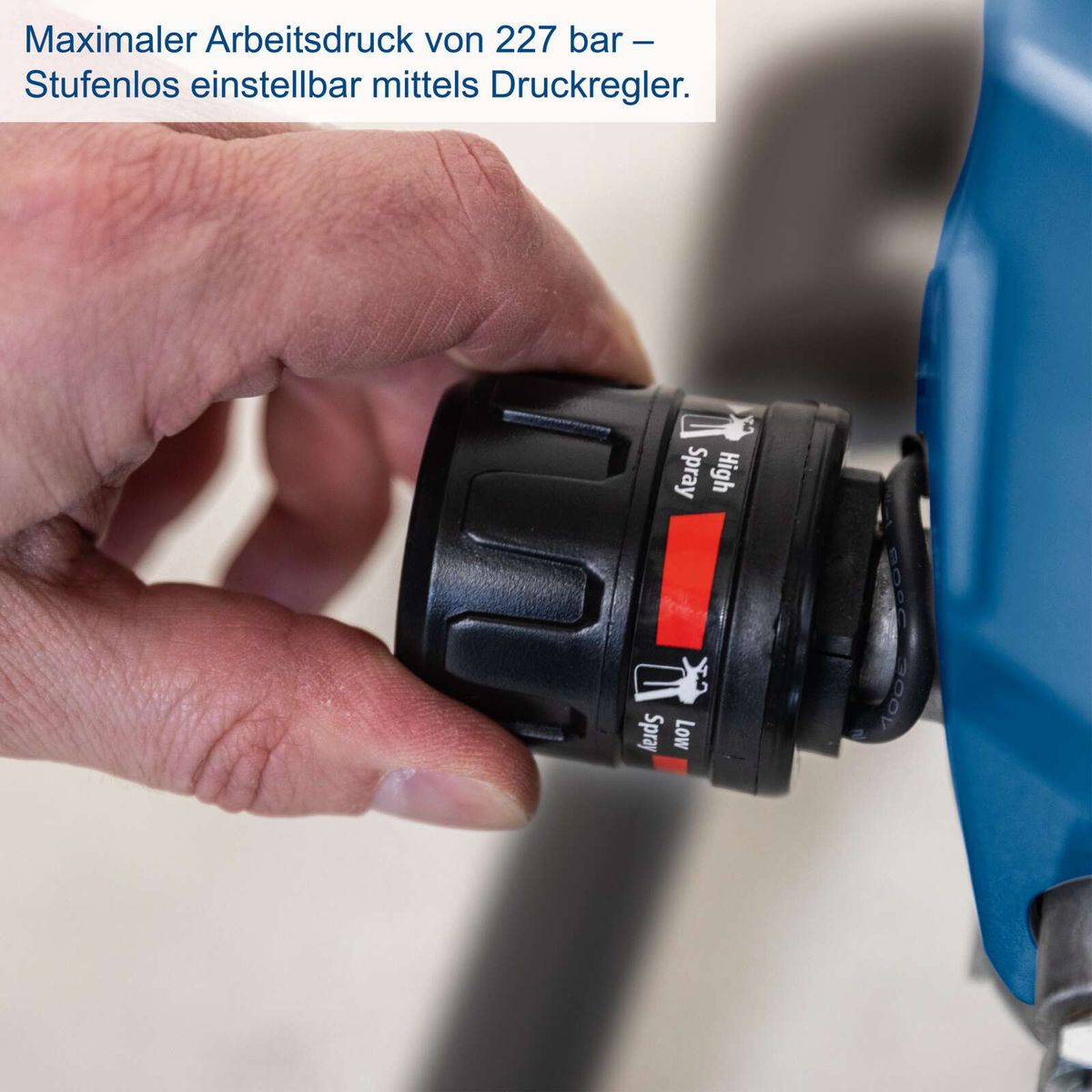 Hochdruck-Sprühsystem mit stufenlos einstellbarem Arbeitsdruck bis 227 bar, Druckregler für präzise Sprühkontrolle