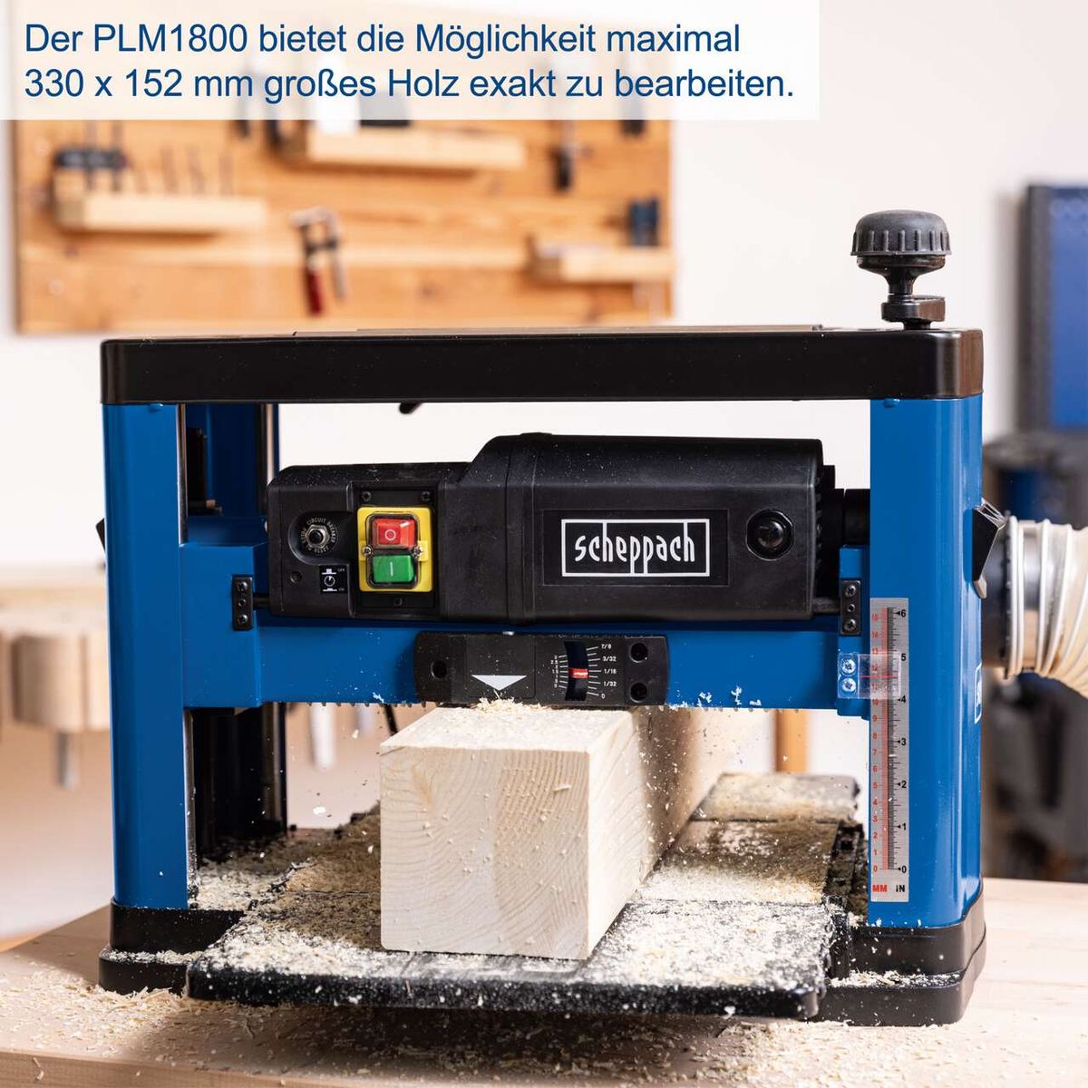 Der PLM1800 bietet die Möglichkeit, maximal 330 x 152 mm großes Holz exakt zu bearbeiten. Die Maschine verfügt über eine Hobelbreite von 330 mm und eine Höhe von 152 mm. Mit einer Leistung von 1500W und zwei Hobelmessern ermöglicht sie präzises Hobeln.
