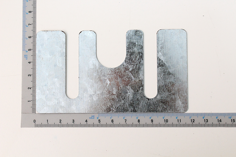 Scheppach-Ausgleichsblech (0,5 mm) mit U-förmigen Aussparungen