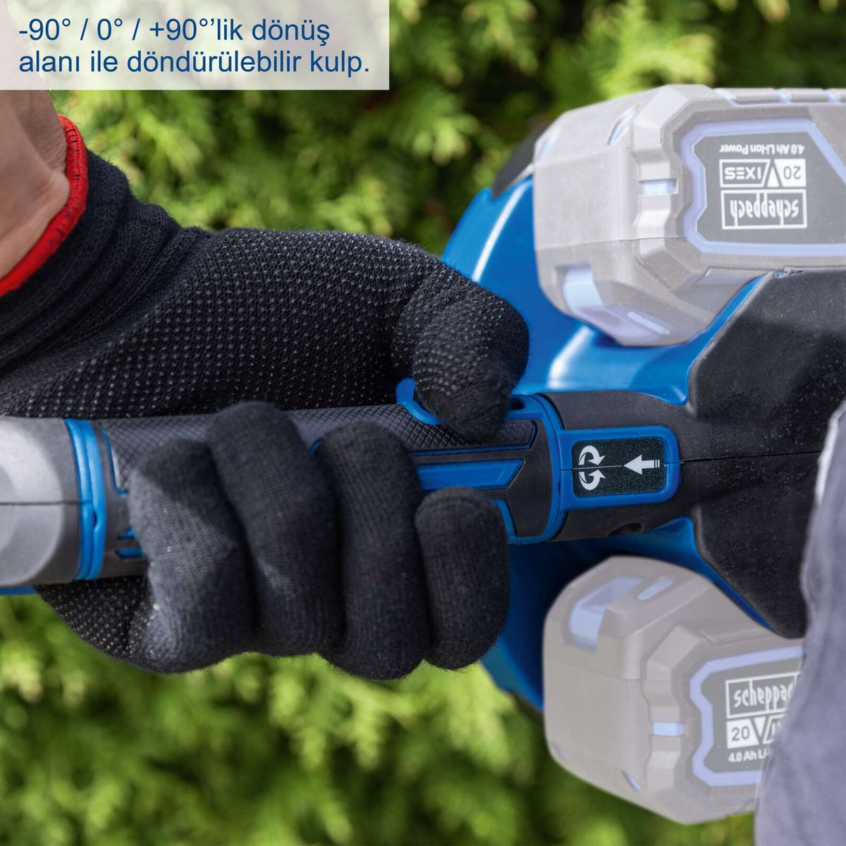 Die Akku Heckenschere BC-HT720-X von Scheppach hat einen drehbaren Kulp mit einem Bereich von -90° bis +90°.
