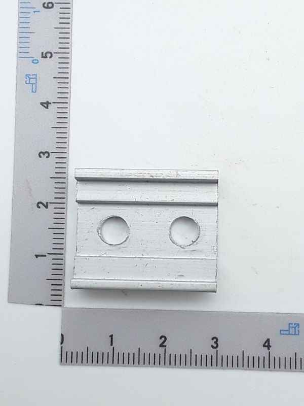 Scheppach-Gleitschiene mit zwei Bohrungen für Montage
