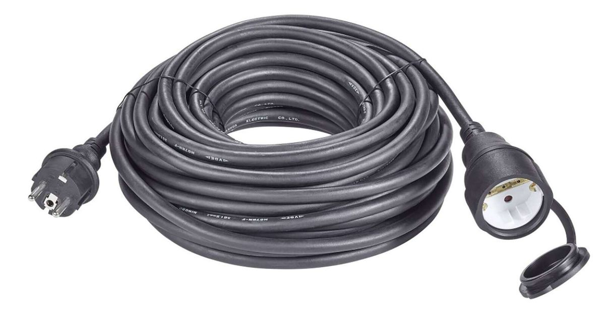 Flexibles Kabel mit Steckern für elektrische Anschlüsse