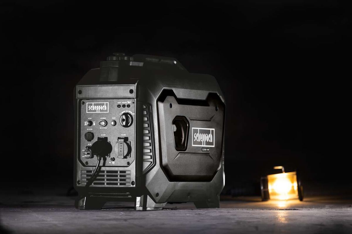 Inverter IGT3500 Scheppach black - 4,8 PS | 3500W | Generator | 6,3L Tank | 66dB Stromerzeuger, Ansicht von hinten.