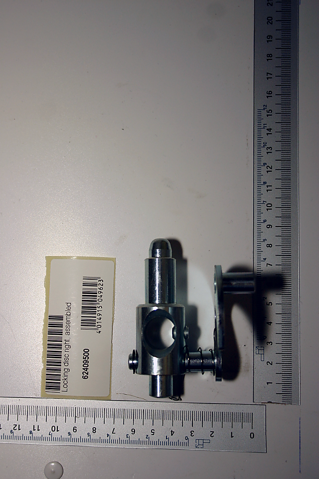 Verriegelungsscheibe rechts, zusammengebaut, Artikelnummer 62409500. Ansicht von vorne.