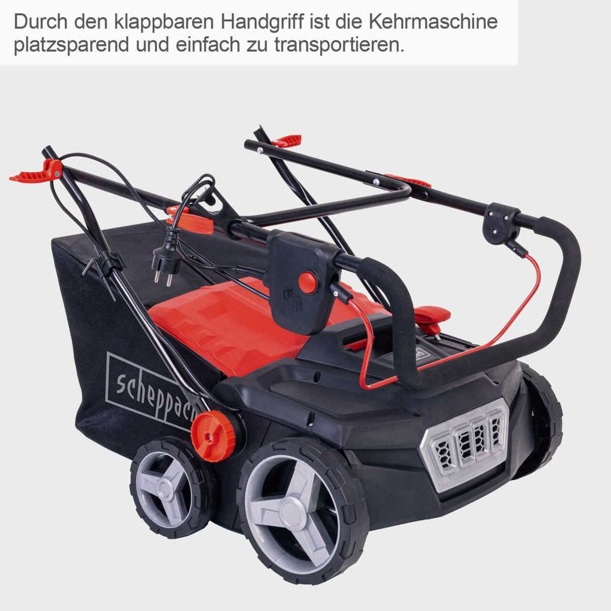 Die Elektro Kehrmaschine ELS1800 von Scheppach hat einen klappbaren Handgriff für platzsparende und einfache Transportmöglichkeiten. Sie verfügt über eine Arbeitsbreite von 36 cm, einen 45-Liter-Fangkorb und eine Spiralbürste.