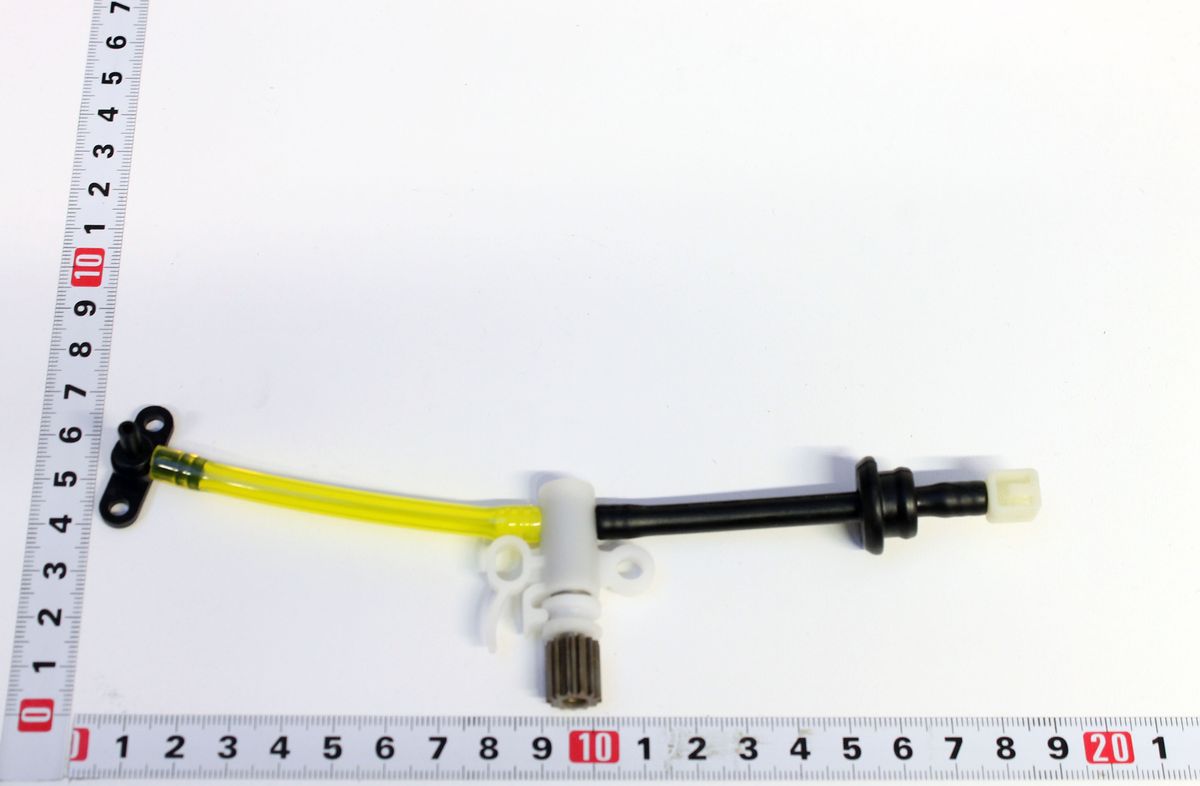 Ölpumpe mit Ölfilter kpl., Ansicht von der Seite, Länge ca. 10 cm.
