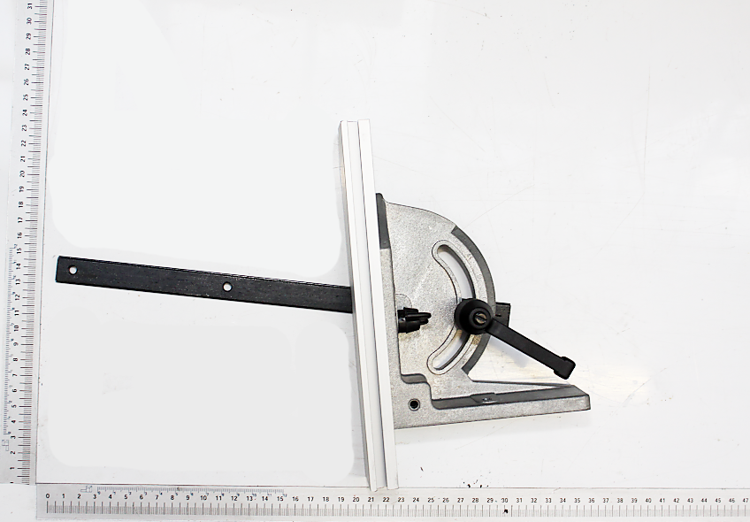 Scheppach Querschneidlehre mit Führungsprofil für 17,5 mm – Detailansicht der Skala