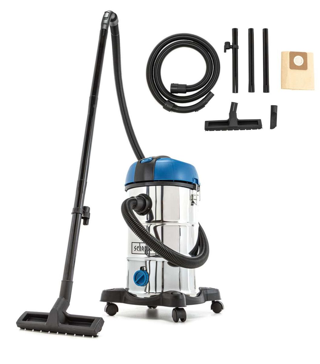 Nass-Trockensauger NTS30v2 von Scheppach mit Zubehör. Gezeigt von der Seite mit aufgerolltem Schlauch und verschiedenen Aufsätzen.