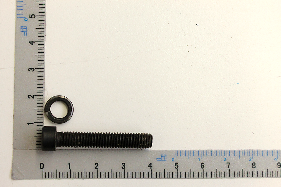 Zylinderschraube M6x35, Ansicht von der Seite. Länge 35 mm.