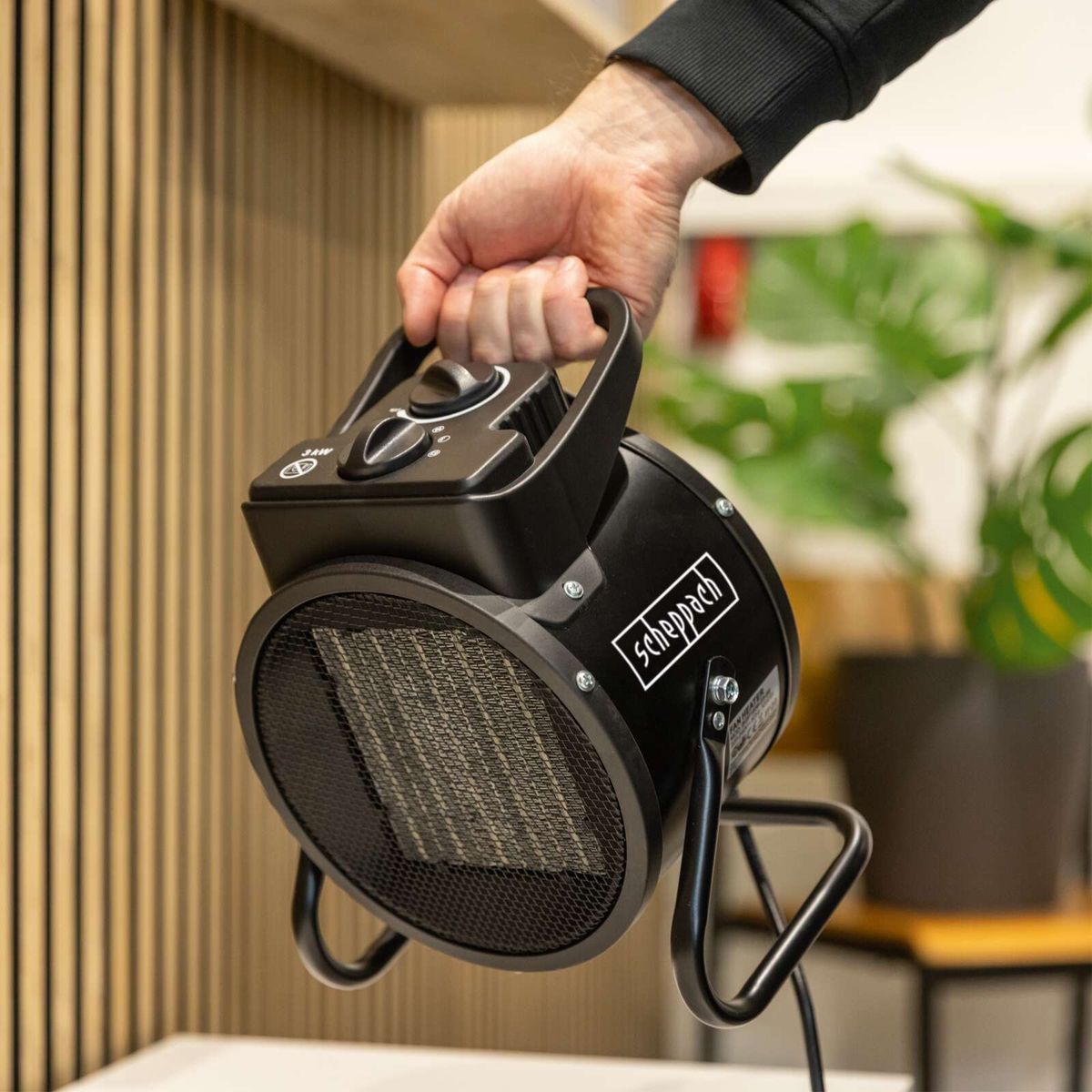 Scheppach-Mikrofonaufnahmearm mit integriertem Mikrofon und Halterung für professionelle Aufnahmen