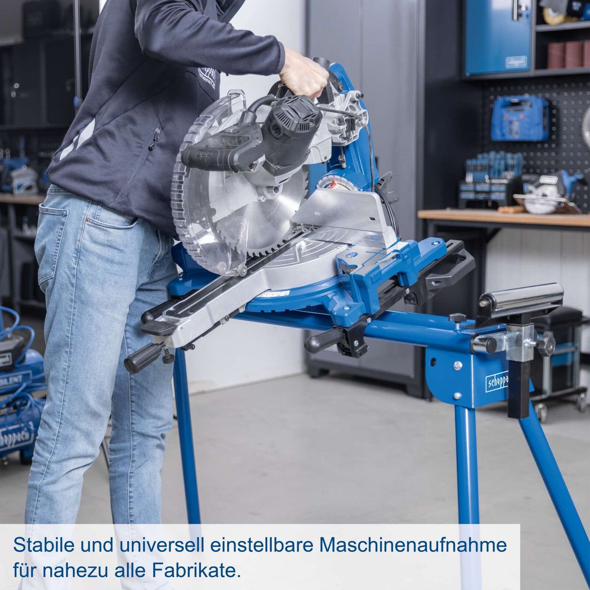 Stabile und universell einstellbare Maschinenaufnahme für präzise Halterung von Werkzeugen im Scheppach-Untergestell UMF1600.
