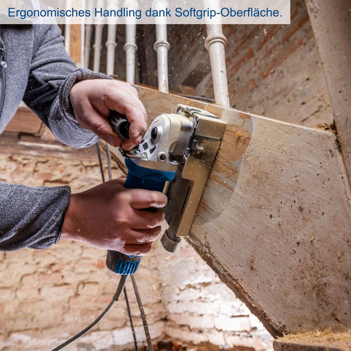 Ergonomisches Handling dank Softgrip-Oberfläche bei der Lackfräse LFR720 von Scheppach