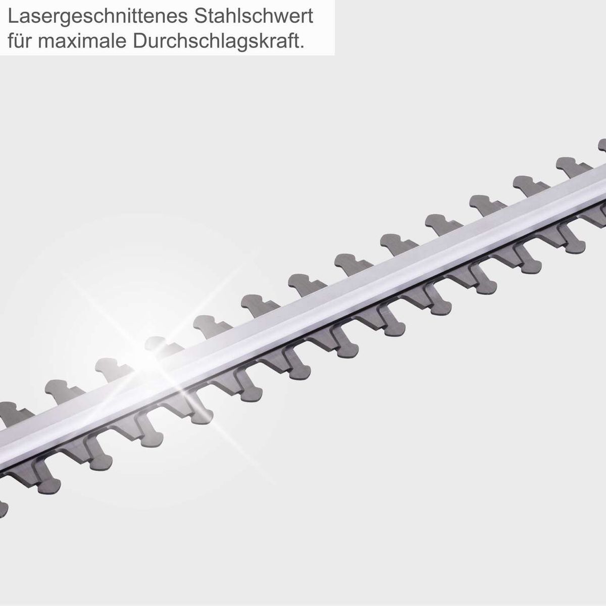 Lasergeschnittenes Stahlschwert für maximale Durchschlagskraft.