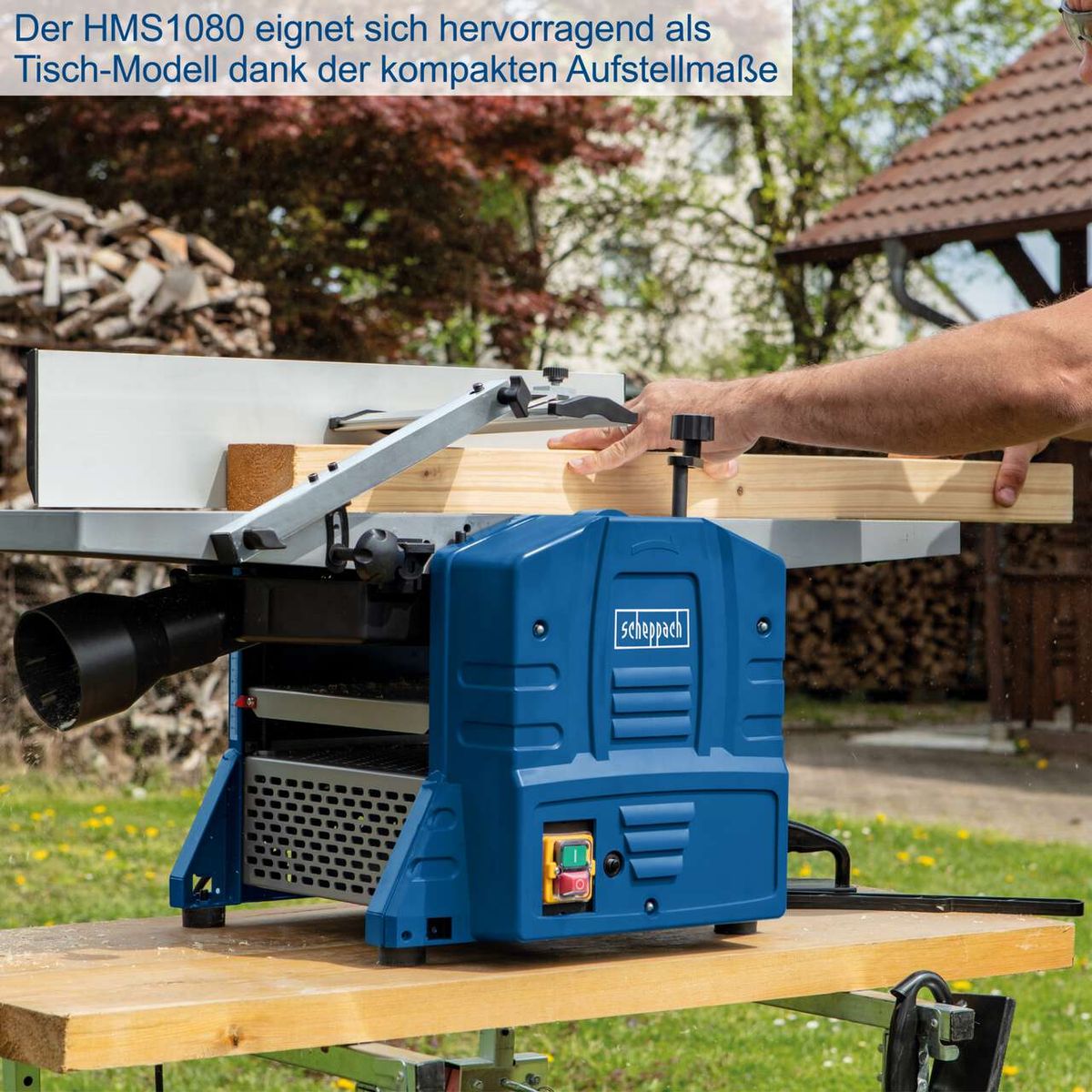 Der Scheppach HMS1080 eignet sich hervorragend als Tisch-Modell dank der kompakten Aufstellmaße. Die Maschine bietet eine Hobelbreite von 254 mm und eine Durchlasshöhe von 120 mm.