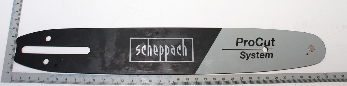Kettenschwert Pro-cut 12" AP12-45-437P-90 von Scheppach, gemessen an einem Lineal von oben.