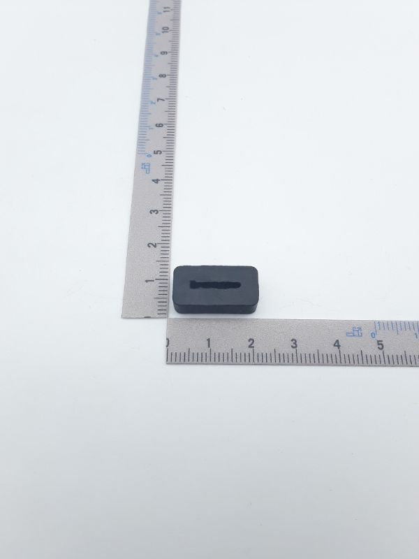 Gleiter von Scheppach, gezeigt von der Seite neben einem Lineal zur Größenveranschaulichung.