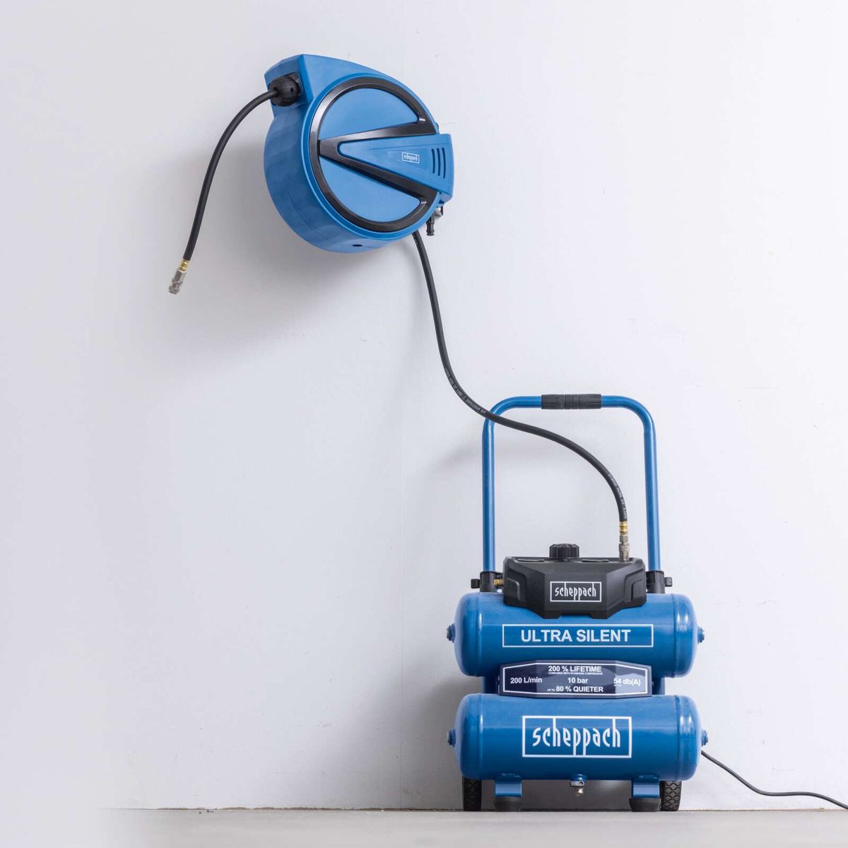 Automatische Druckluftschlauchtrommel AHR15 mit Ultra-Silent-Motor und 15 Meter Schlauchlänge, 15 bar Arbeitsdruck, 180° drehbar und tragbar mit Autostoppfunktion.