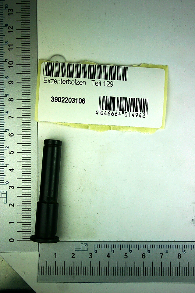 Exzenterbolzen Teil 129 mit Artikelnummer 3902203106. Der Bolzen wird von links gezeigt.