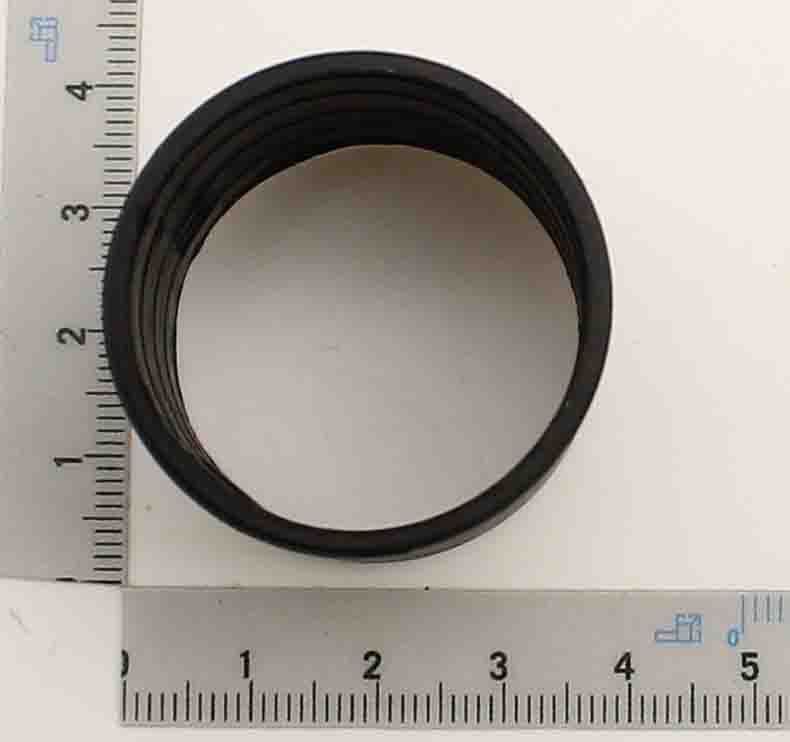 Ein gerader Absaugstutzen mit Innen Ø32mm und Außen Ø36mm x 31mm, von vorne fotografiert.