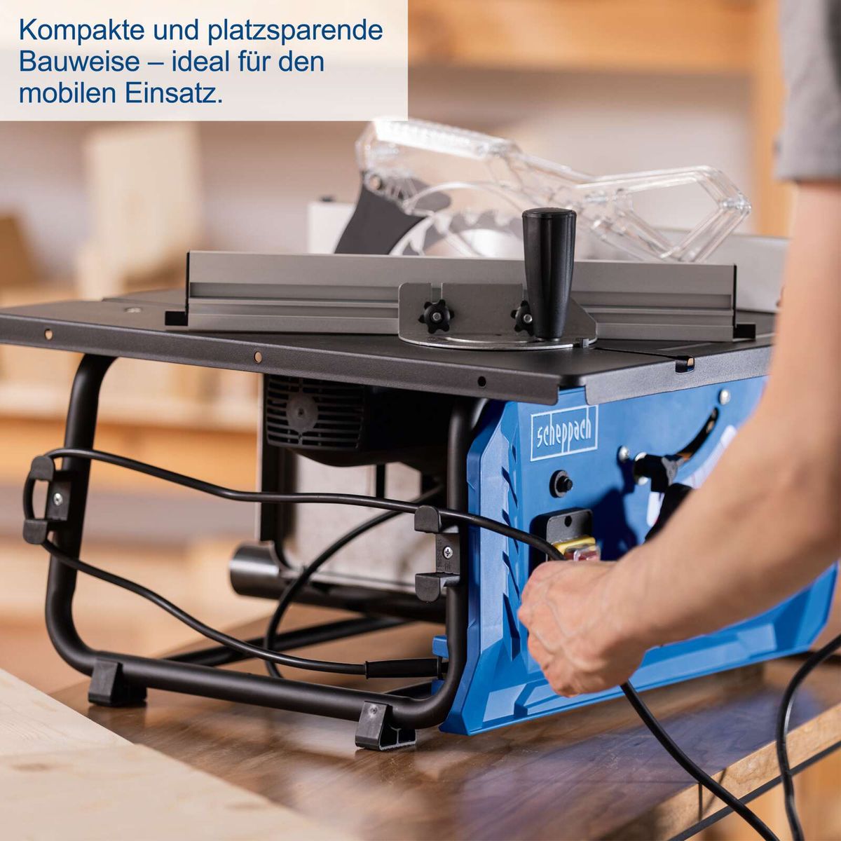 Tischkreissäge mit kompakter Bauweise für mobilen Einsatz, inkl. ergonomischer Halterung und Schutzvorrichtung