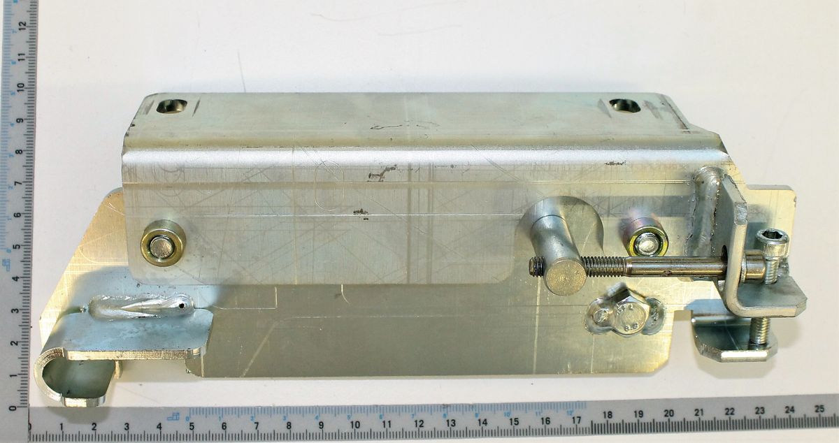 Schienenhalterung rechts mont. von Scheppach, Ansicht von oben.